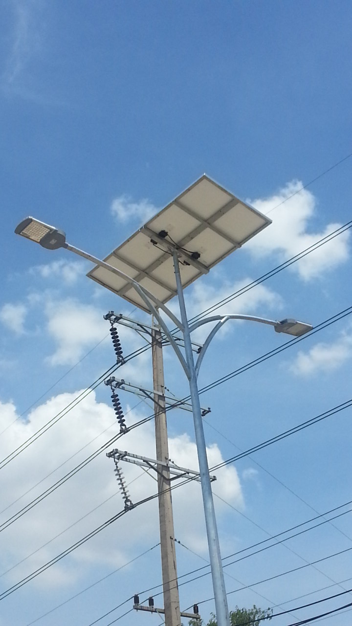 ผลงานการติดตั้งโคมไฟถนน LED ระบบโซล่าเซลล์ (SOLAR LED STREET LIGHT)