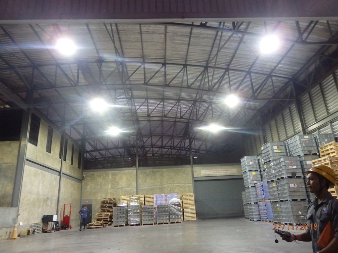 ผลงานการติดตั้งโคมไฟกันระเบิด LED (LED EXPLOSIONPROOF)@บริษัทผู้ประกอบกิจการบริการให้เช่าโกดังเก็บสินค้า