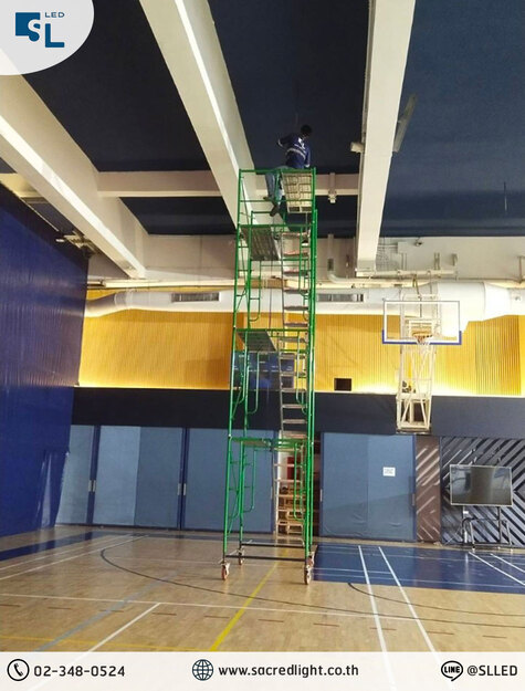 ทีมช่าง SL LED ติดตั้งโคมไฟอุตสาหกรรม