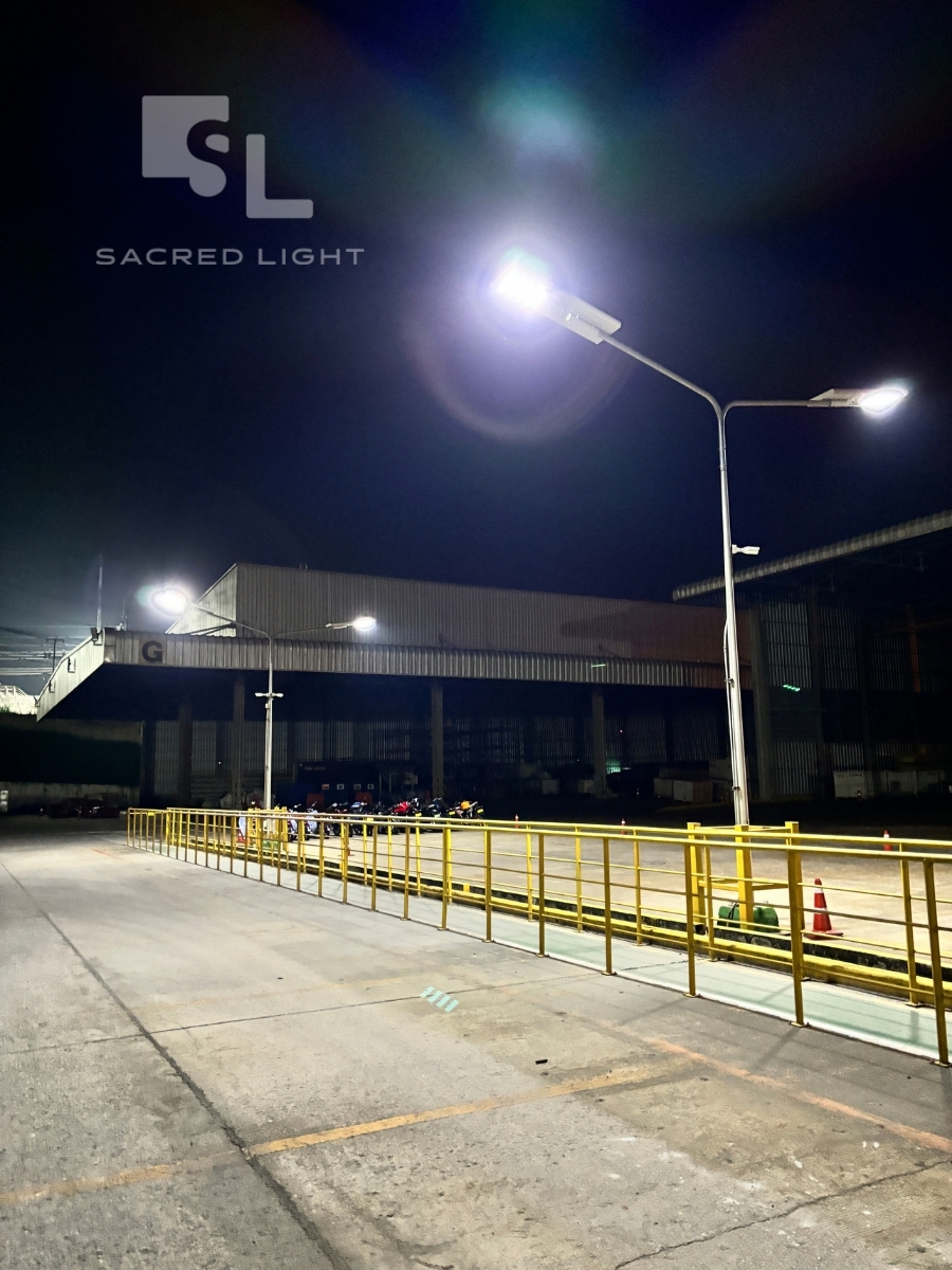 ติดตั้งโคมไฟถนนโซล่าเซลล์ SAR 100W นิคมอุตสาหกรรมปิ่นทอง ชลบุรี