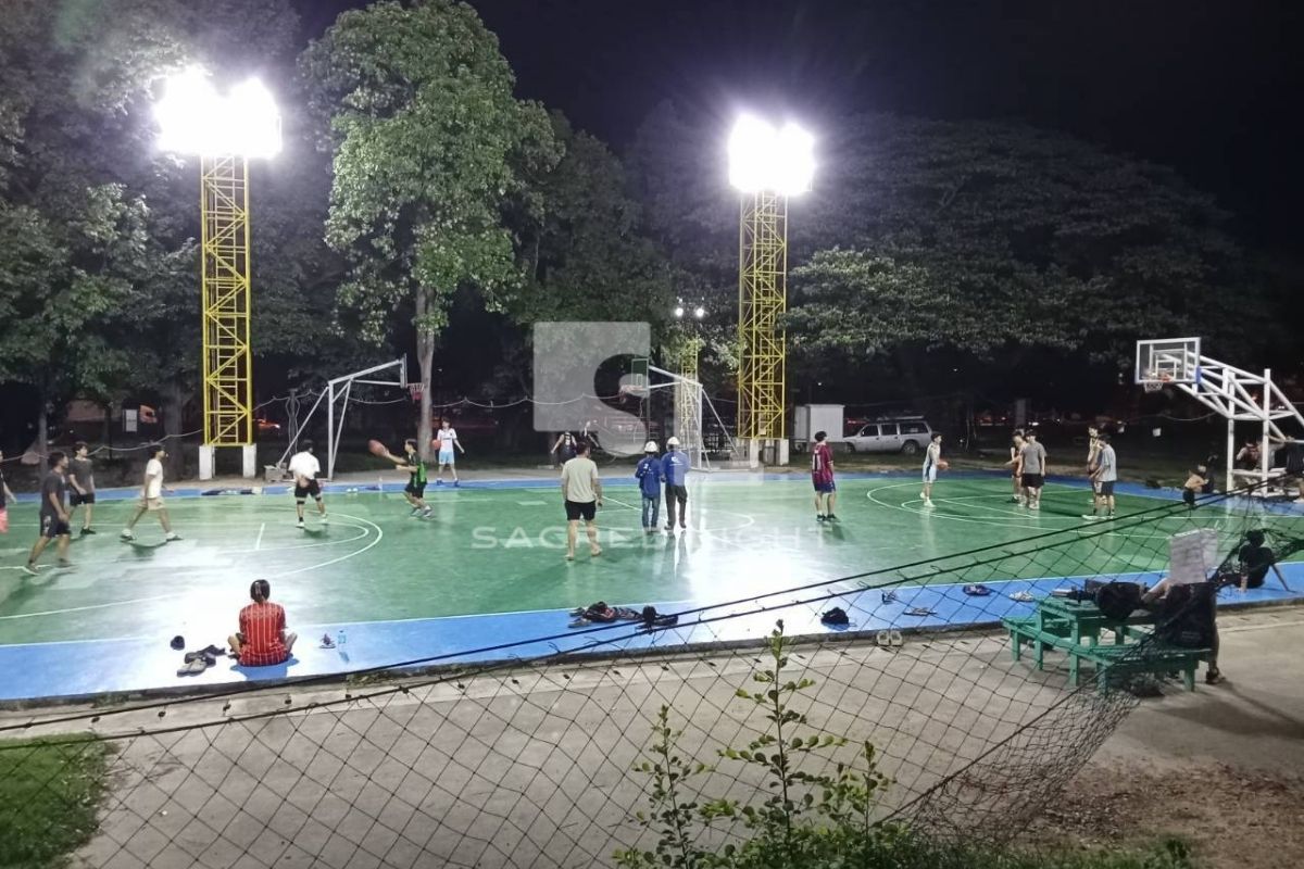 สนามบาสเกตบอล ม.เกษตรศาสตร์ ศรีราชา เปิดไฟกลางคืนด้วยโคมฟลัดไลท์ LED MASTER-2 200W