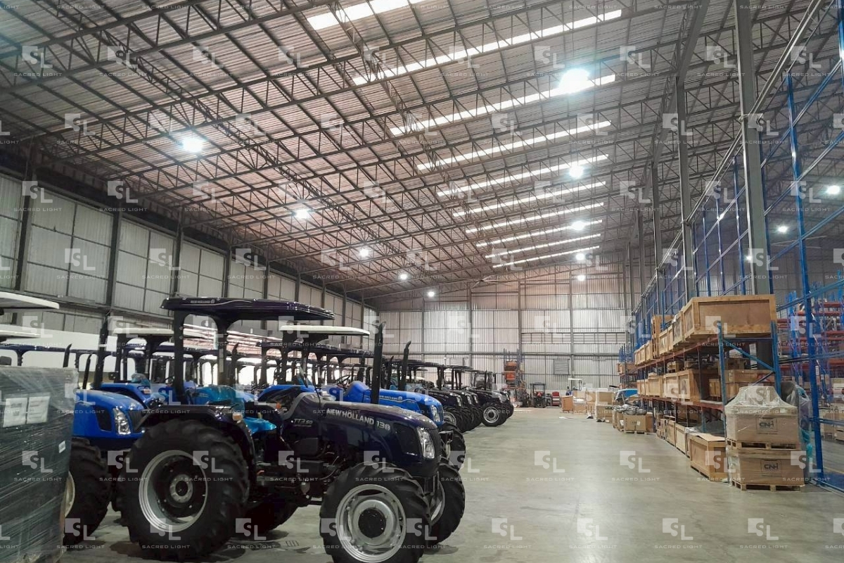 ผลงานหลังติดตั้งโคมไฟโรงงานเสร็จสิ้น