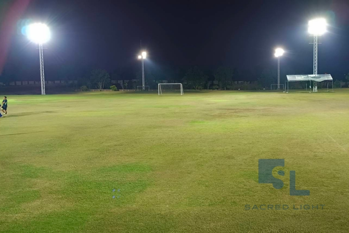ติดตั้งโคมไฟฟลัดไลท์ LED รุ่น MASTER-9 สนามรักบี้ โรงเรียนนานาชาติ ชลบุรี