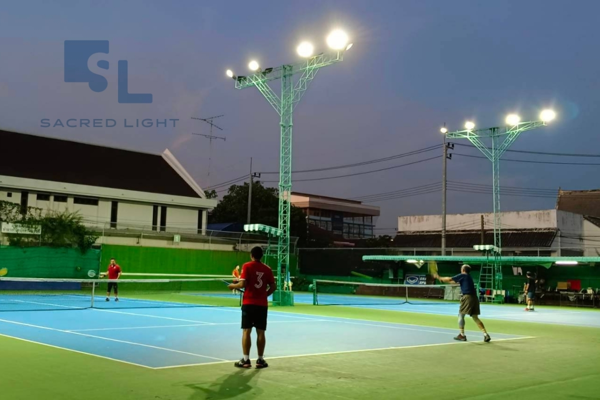 ติดตั้งโคมไฟฟลัดไลท์ LED รุ่น MASTER-9 สนามเทนนิส ชลบุรี