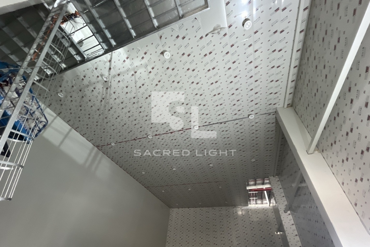 ติดตั้งโคมไฟไฮเบย์ Clean Room MASTERPRO-C 150W โรงงานห้องเย็น สมุทรปราการ