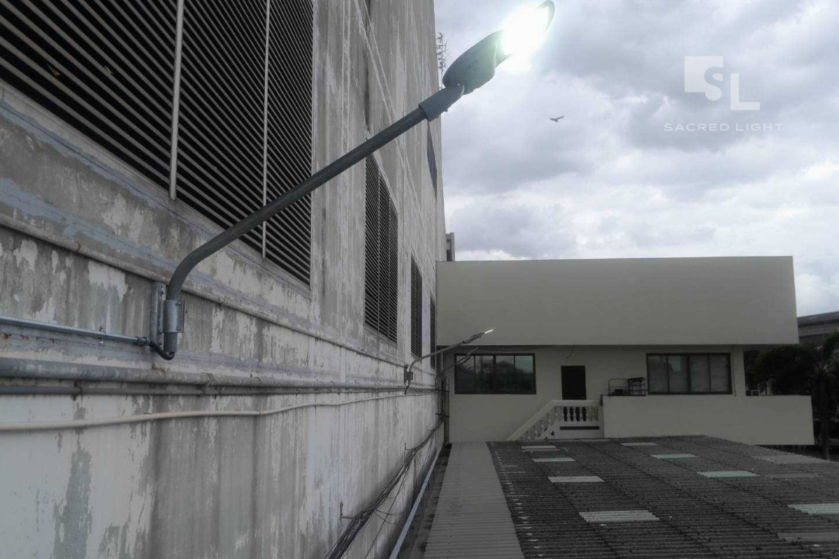 ติดตั้งโคมไฟถนน MASTERPRO-5 โรงงานท่อเหล็ก ปทุมธานี