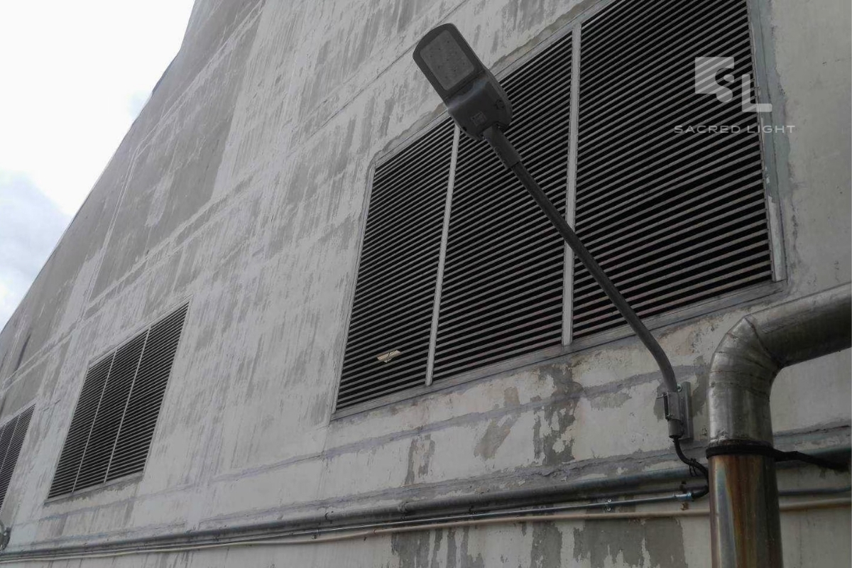 ติดตั้งโคมไฟถนน MASTERPRO-5 โรงงานท่อเหล็ก ปทุมธานี