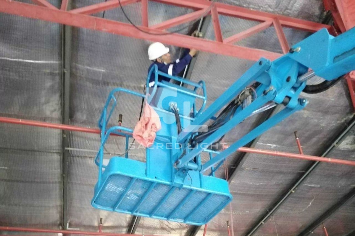 ติดตั้งโคมไฟฟลัดไลท์กันระเบิด J Series โรงงานผลิตสี ชลบุรี