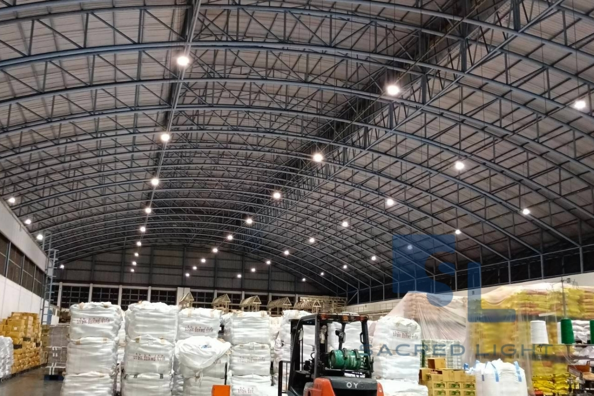 ติดตั้งโคมไฮเบย์ LED โรงงานสีข้าว สระบุรี