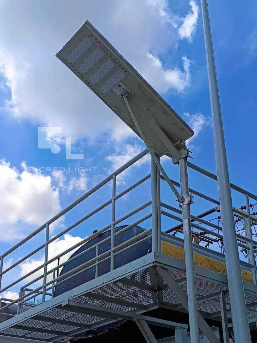 ติดตั้งโคมไฟถนนโซล่าเซลล์ SAR 80W 60W โรงงานเครื่องดื่ม ปทุมธานี