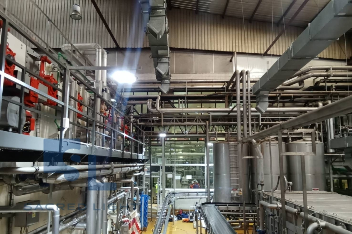 ติดตั้งโคมไฟไฮเบย์ LED รุ่น E14 โรงงานผลิตเครื่องดื่มน้ำอัดลม รังสิต