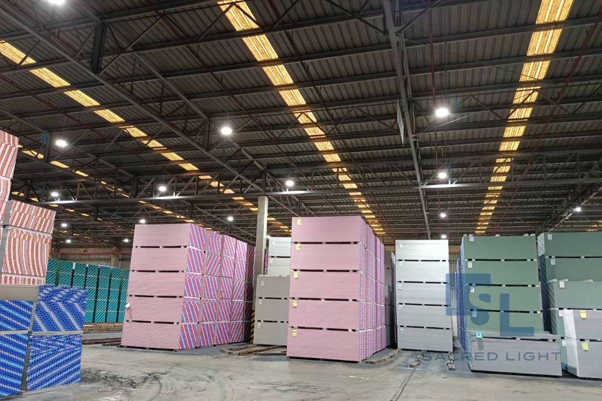 ติดตั้งโคมไฟไฮเบย์ LED รุ่น E7 โรงงานผลิตแผ่นยิปซั่ม ชลบุรี