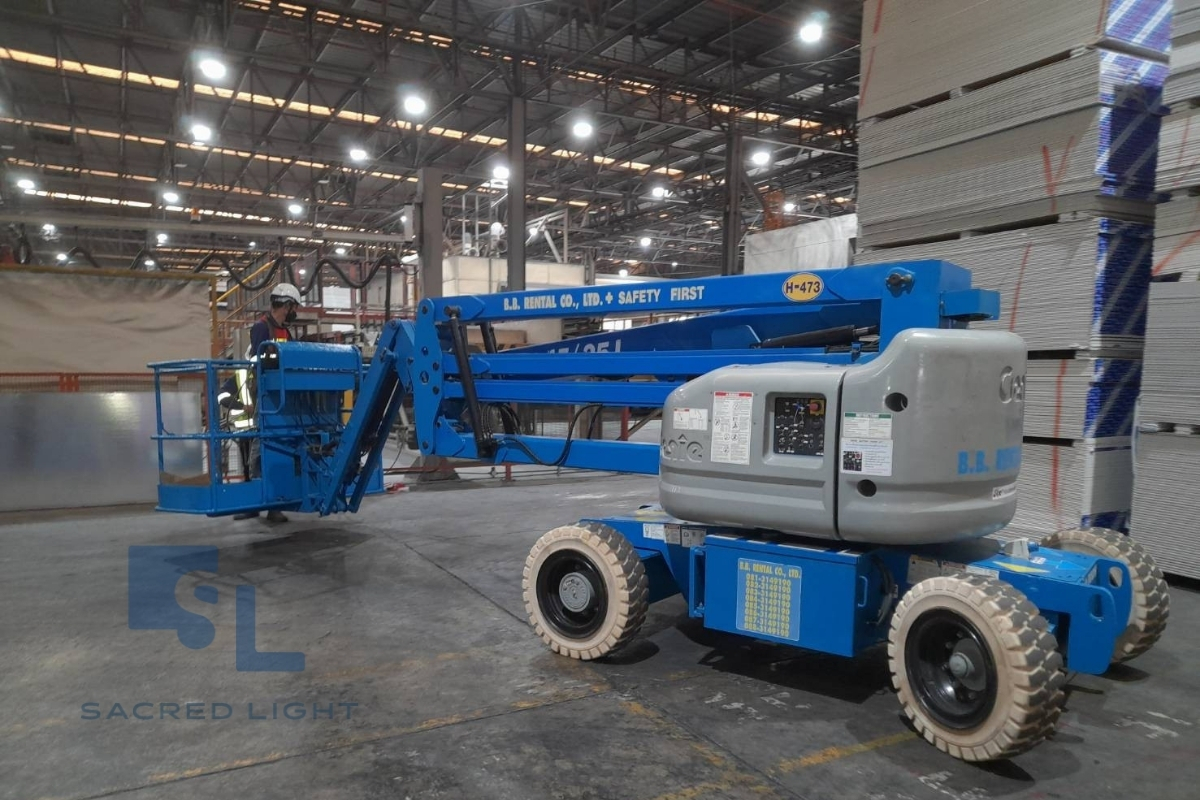 ติดตั้งโคมไฟไฮเบย์ LED รุ่น E7 โรงงานผลิตแผ่นยิปซั่ม ชลบุรี