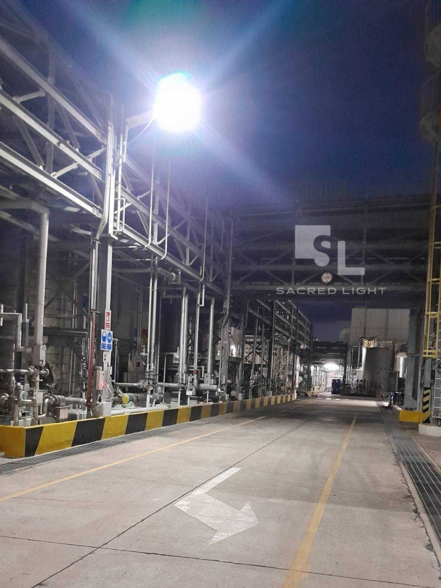 ติดตั้งโคมไฟถนนโซล่าเซลล์ SAR 80W 60W โรงงานเคมีภัณฑ์ ชลบุรี