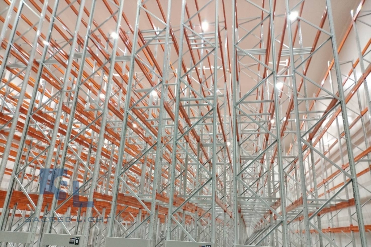 ติดตั้งโคมไฟไฮเบย์ LED รุ่น E7 โรงงานห้องเย็น บางเสาธง สมุทรปราการ