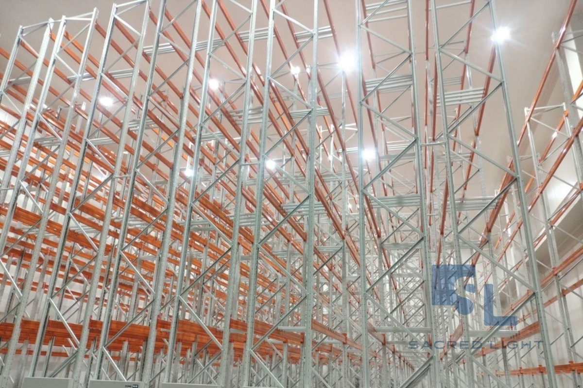 ติดตั้งโคมไฟไฮเบย์ LED รุ่น E7 โรงงานห้องเย็น บางเสาธง สมุทรปราการ