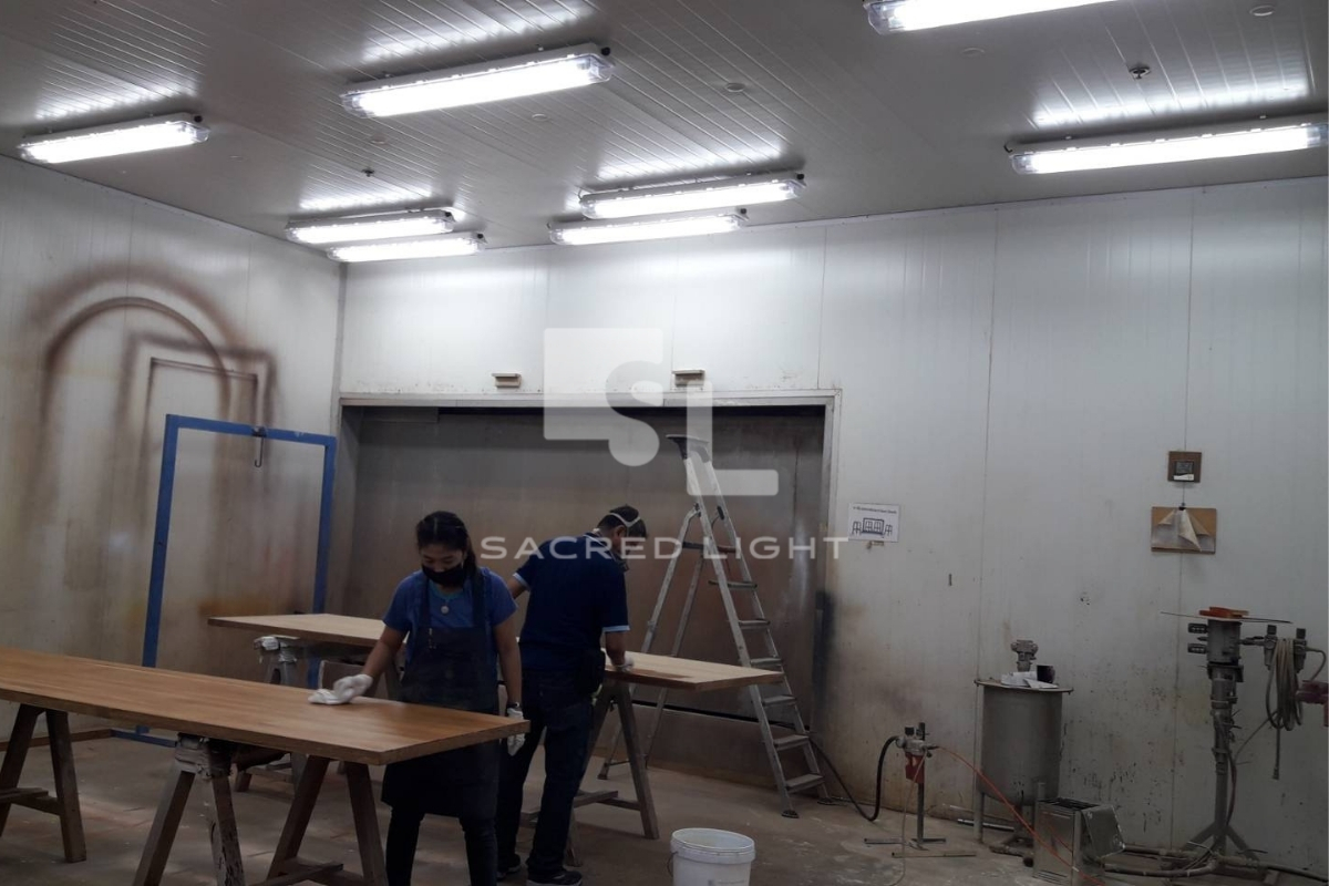 ติดตั้งโคมไฟกันระเบิด BYS Series ห้องพ่นสี โรงงานเฟอร์นิเจอร์ นครปฐม