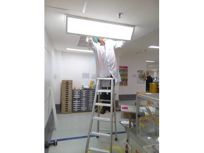 ผลงานการติดตั้งหลอดไฟ LED T8 (LED TUBE T8)@บริษัทผลิตเครื่องมือแพทย์